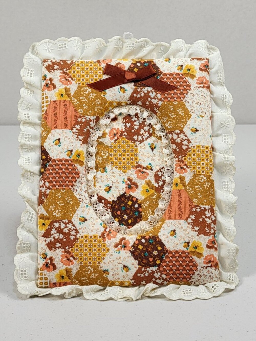 Vtg Artisan Photo Frame Cotton Fabric Padded Lace Bow 9x7 Quilt Tan New '70s USA